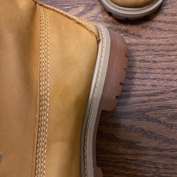 Timberland Boots - Picture 6 of 16